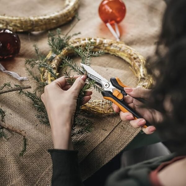 Fiskars Pruning Shears for Gardening, Multipurpose 8" Garden Shears with Sheath and SoftGrip Handle, Great for cutting Nursery Pots, Bags, and Wire - Image 4